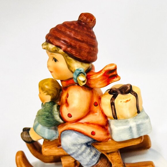 Goebel Hummel #2014 2/0 "Christmas Delivery" First Issue/Milennium 2000 - Picture 3 of 10